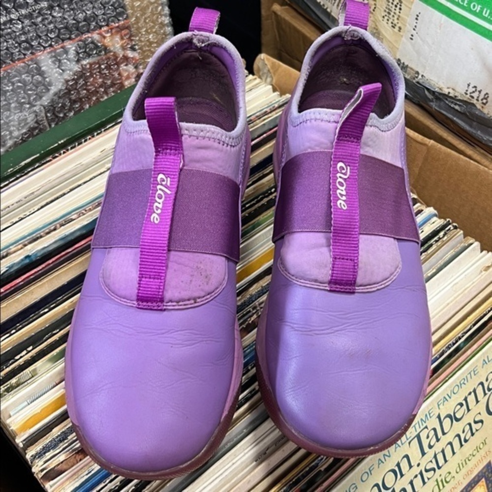 Clove Solo nursing shoes, Women's Size 9 Slip-On electric violet